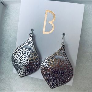 Stitch Fix Bancroft Kansas Drop Earrings Silver